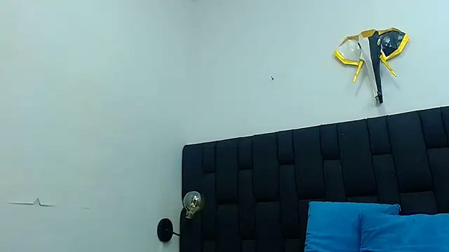 daniel evans69 online show from December 1, 2025, 7:26 pm