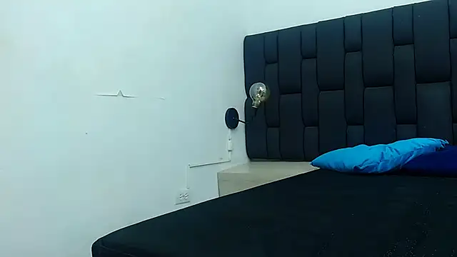 daniel evans69 online show from November 19, 2025, 12:27 pm