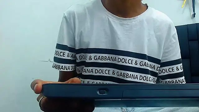 daniel evans69 online show from November 26, 2025, 12:16 pm