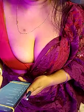 monaa-darling online show from October 9, 2025, 7:25 pm