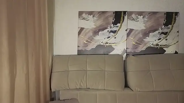 Angel oci online show from November 4, 2025, 1:37 pm