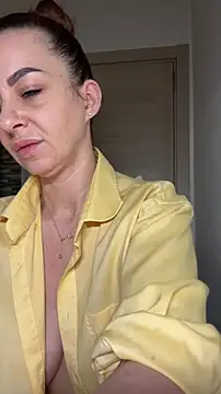 Roxanne Skye online show from November 23, 2025, 4:50 pm