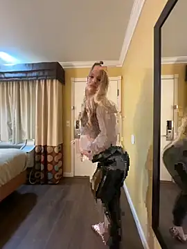 Snapshot of Petite_Blonde_Barbie chatting on September 28, 2025, 10:55 am Petite Blonde Barbie online show from September 28, 2025, 10:55 am