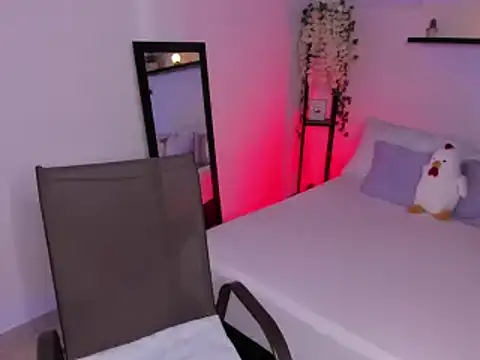 selene boyer online show from September 24, 2025, 3:29 pm