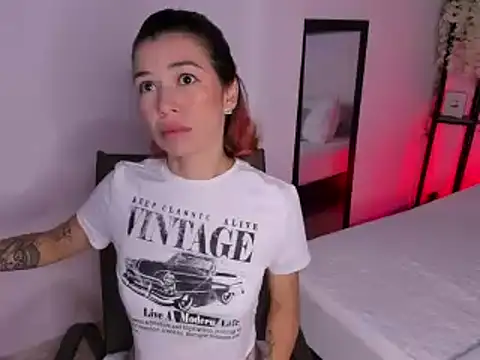 selene boyer online show from October 8, 2025, 4:51 pm