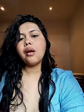 Snapshot of Alessandraa- chatting on October 5, 2025, 9:27 pm Alessandraa- online show from October 5, 2025, 9:27 pm