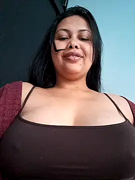 Alessandraa- online show from May 13, 2026, 9:33 pm