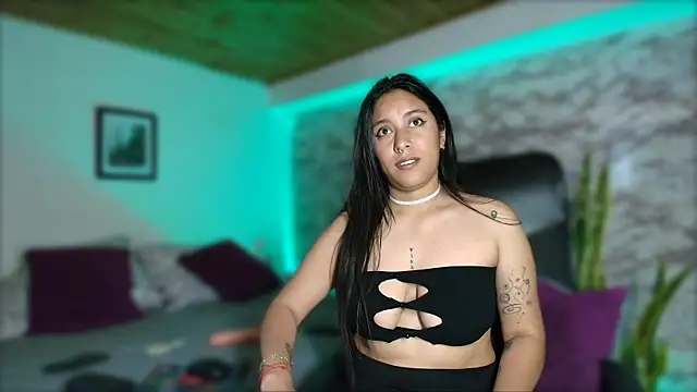 Gabbysweet0 online show from October 27, 2025, 8:43 pm