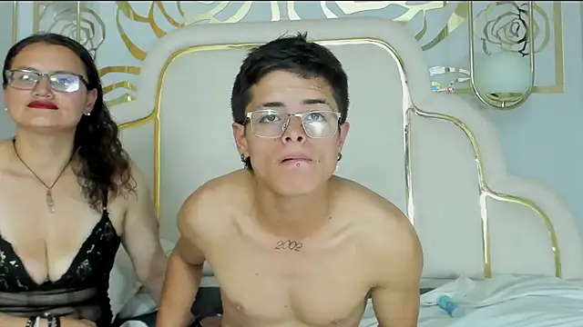 midnightlust vc online show from October 25, 2025, 7:40 am