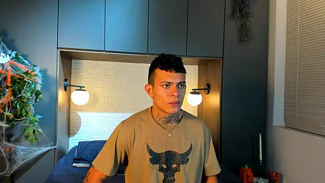 MrJustin  online show from October 25, 2025, 9:26 pm