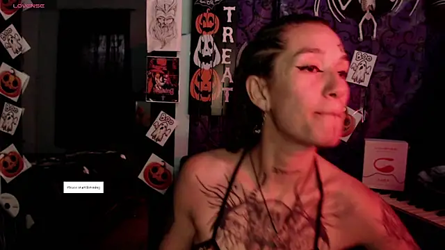 lilithword online show from October 30, 2025, 9:01 pm