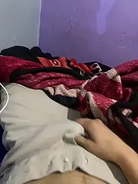 Snapshot of mohamed75893 chatting on December 18, 2025, 10:35 pm mohamed75893 online show from December 18, 2025, 10:35 pm