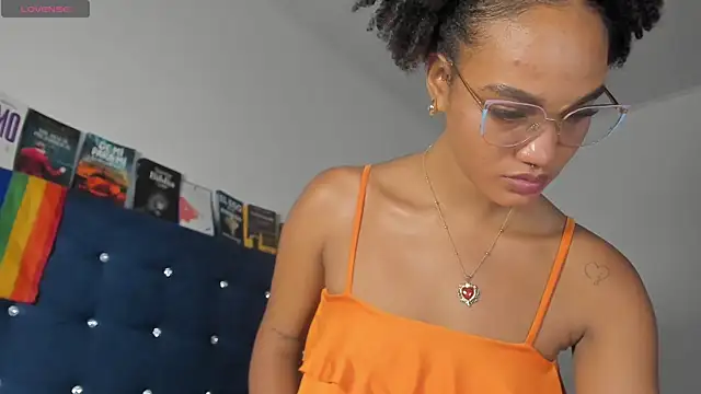 Brunettjhelen online show from October 10, 2025, 5:30 am