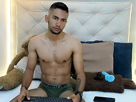 MaicolParker  online show from March 22, 2026, 3:24 pm