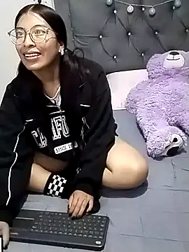 Megan Darcy online show from March 4, 2026, 6:10 am