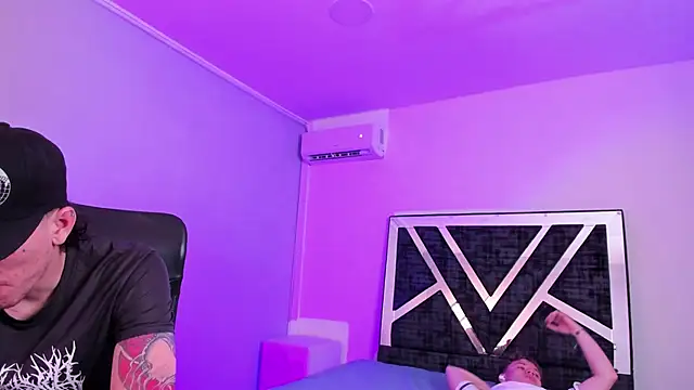 Snapshot of Handsomeboyss19 chatting on February 5, 2026, 1:56 am Handsomeboyss19 online show from February 5, 2026, 1:56 am