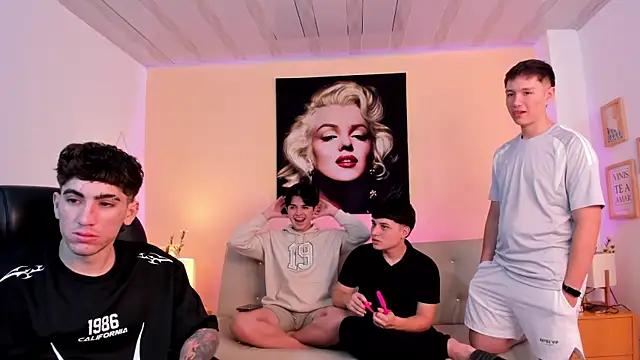 Snapshot of Handsomeboyss19 chatting on April 7, 2026, 8:54 pm Handsomeboyss19 online show from April 7, 2026, 8:54 pm