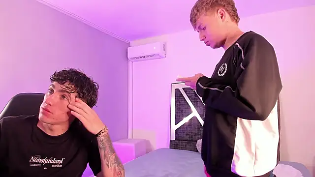 Snapshot of Handsomeboyss19 chatting on February 10, 2026, 3:05 am Handsomeboyss19 online show from February 10, 2026, 3:05 am