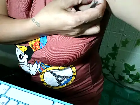 Snapshot of pussywet_08 chatting on April 4, 2026, 10:44 am pussywet 08 online show from April 4, 2026, 10:44 am