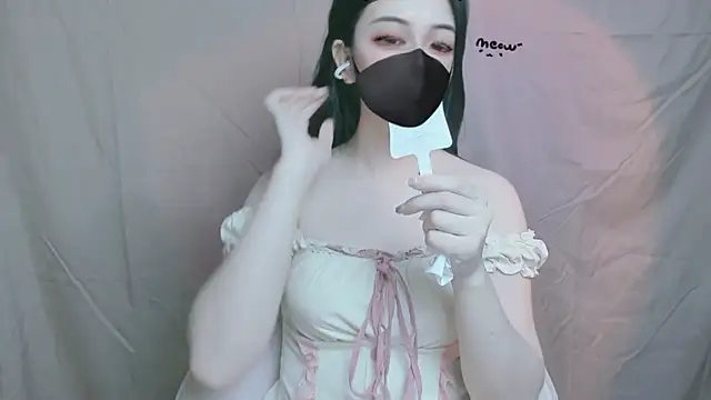 Snapshot of Sparkly_Candy chatting on January 13, 2026, 4:16 am Sparkly Candy online show from January 13, 2026, 4:16 am