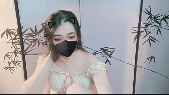 Snapshot of Sparkly_Candy chatting on December 23, 2025, 12:33 am Sparkly Candy online show from December 23, 2025, 12:33 am