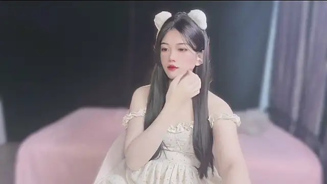 Snapshot of Sparkly_Candy chatting on September 18, 2025, 2:25 am Sparkly Candy online show from September 18, 2025, 2:25 am