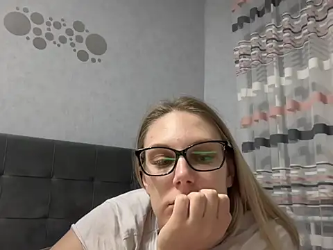 NikexPretty online show from October 3, 2025, 7:48 pm