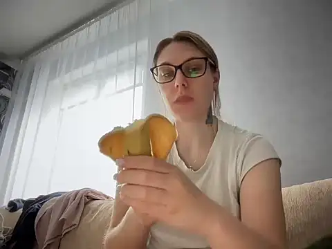 Snapshot of NikexPretty chatting on May 13, 2026, 9:16 am NikexPretty online show from May 13, 2026, 9:16 am