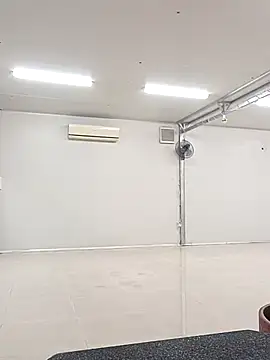 Snapshot of ShinnaBee chatting on September 17, 2025, 6:26 am ShinnaBee online show from September 17, 2025, 6:26 am