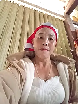 me-cute online show from November 11, 2025, 1:00 am