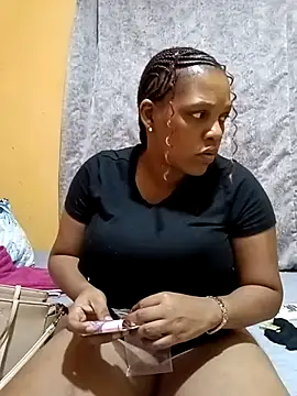 HappygalTheQueen online show from November 1, 2025, 5:40 pm