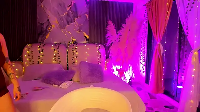 Snapshot of SarahCastro1_ chatting on March 17, 2026, 4:37 am SarahCastro1 online show from March 17, 2026, 4:37 am