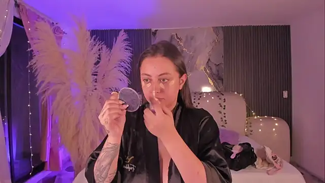 Snapshot of SarahCastro1_ chatting on March 26, 2026, 5:50 am SarahCastro1 online show from March 26, 2026, 5:50 am