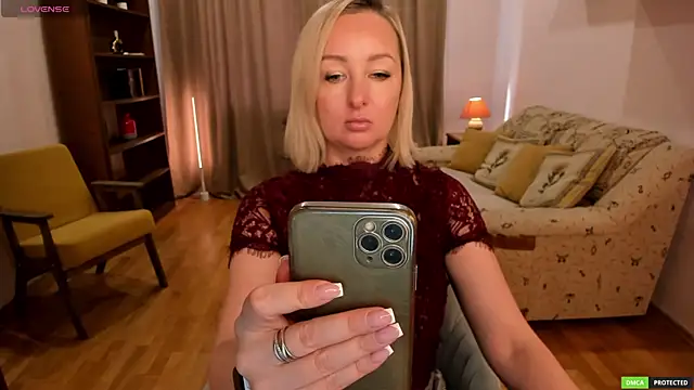 sexmom8 online show from April 14, 2026, 10:20 am