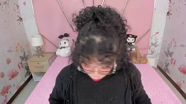 Snapshot of SafiroAgataaa chatting on December 4, 2025, 2:21 am SafiroAgataaa online show from December 4, 2025, 2:21 am