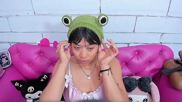 Snapshot of SafiroAgataaa chatting on November 8, 2025, 2:48 am SafiroAgataaa online show from November 8, 2025, 2:48 am