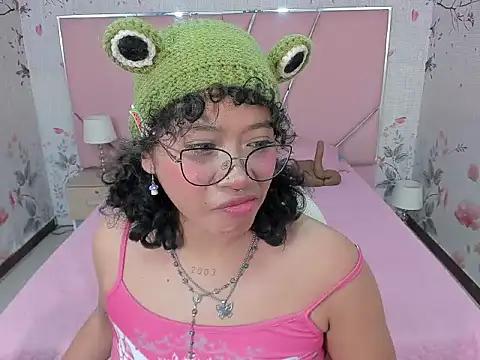 Snapshot of SafiroAgataaa chatting on September 9, 2025, 3:54 pm SafiroAgataaa online show from September 9, 2025, 3:54 pm