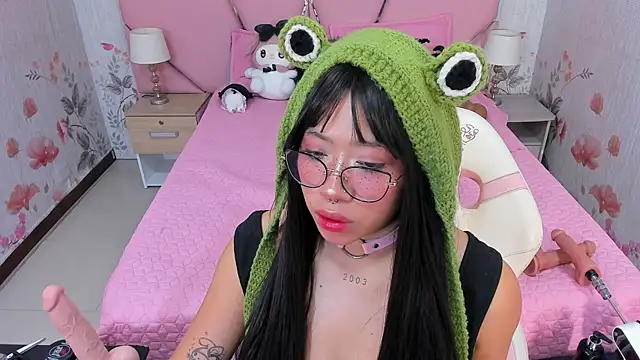 Snapshot of SafiroAgataaa chatting on October 18, 2025, 8:05 am SafiroAgataaa online show from October 18, 2025, 8:05 am