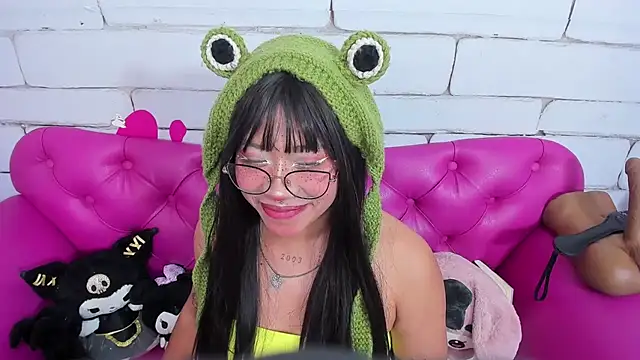 Snapshot of SafiroAgataaa chatting on November 6, 2025, 2:48 am SafiroAgataaa online show from November 6, 2025, 2:48 am