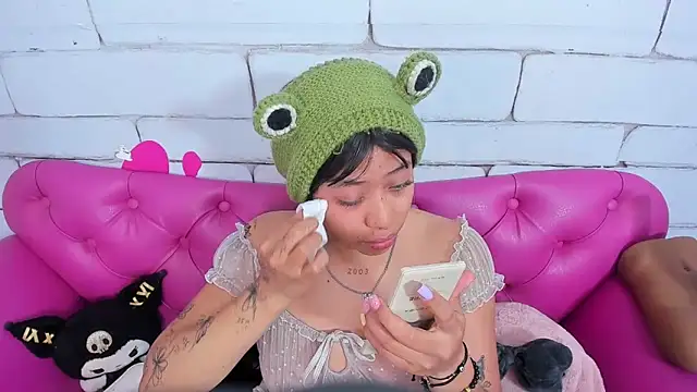 Snapshot of SafiroAgataaa chatting on November 12, 2025, 2:48 am SafiroAgataaa online show from November 12, 2025, 2:48 am