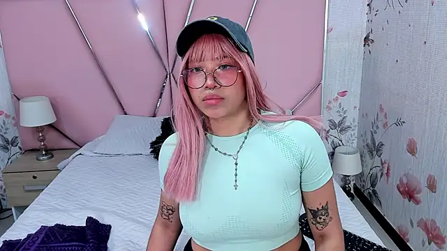 Snapshot of SafiroAgataaa chatting on September 22, 2025, 9:43 pm SafiroAgataaa online show from September 22, 2025, 9:43 pm