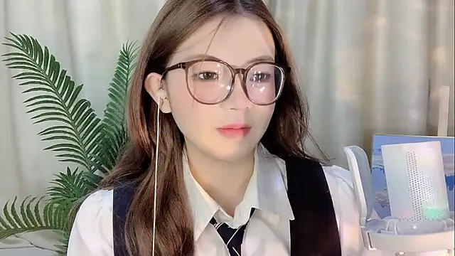 Snapshot of MM-MUMU chatting on September 10, 2025, 1:43 pm MM-MUMU online show from September 10, 2025, 1:43 pm