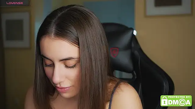 Snapshot of KateCarrey chatting on November 3, 2025, 5:16 pm KateCarrey online show from November 3, 2025, 5:16 pm