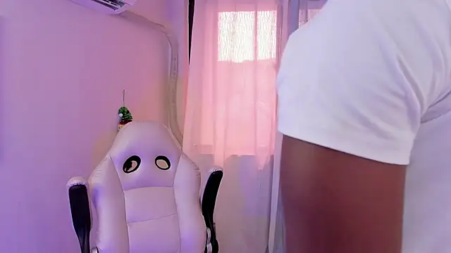 tau montes online show from November 20, 2025, 2:29 pm