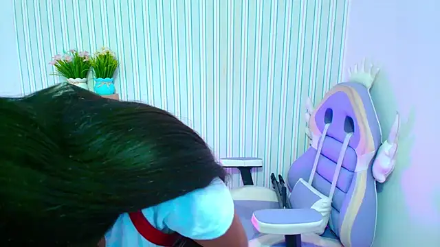 kataleya  18 online show from April 9, 2026, 8:04 pm