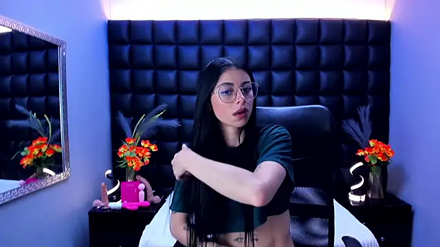 Snapshot of Dulce_Miaa_ chatting on June 16, 2026, 6:08 pm Dulce Miaa online show from June 16, 2026, 6:08 pm