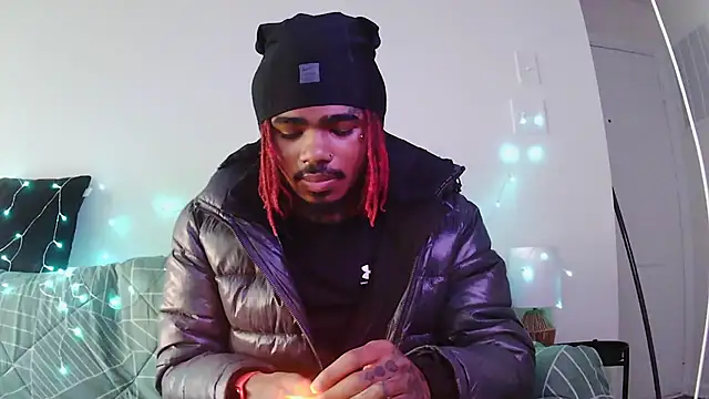 Snapshot of risktakinndolo chatting on November 24, 2025, 7:47 pm risktakinndolo online show from November 24, 2025, 7:47 pm