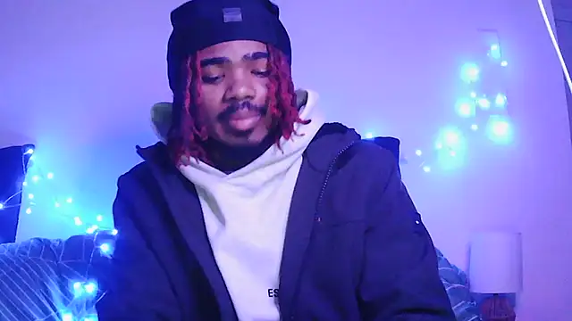 Snapshot of risktakinndolo chatting on November 19, 2025, 2:22 am risktakinndolo online show from November 19, 2025, 2:22 am