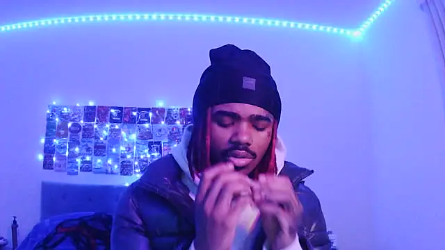 Snapshot of risktakinndolo chatting on November 21, 2025, 10:31 pm risktakinndolo online show from November 21, 2025, 10:31 pm