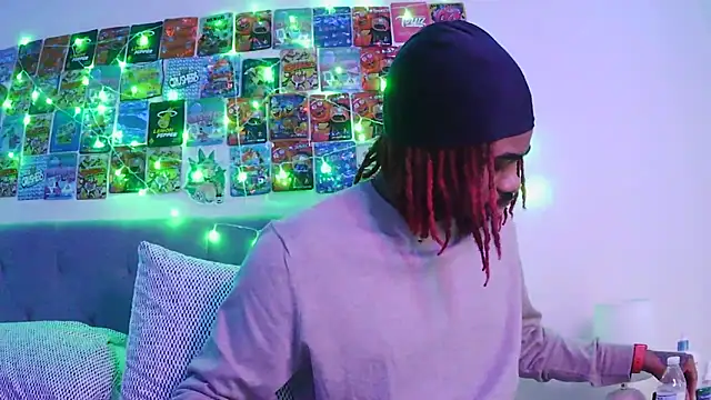 Snapshot of risktakinndolo chatting on December 3, 2025, 1:10 pm risktakinndolo online show from December 3, 2025, 1:10 pm